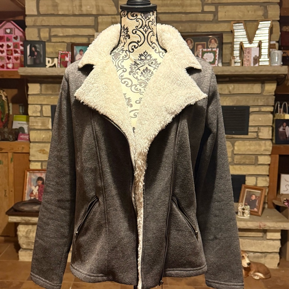 Doublju Women's Gray and Cream Teddy Jacket